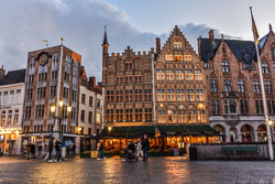 2022 Brugge bij het invallen van de avond