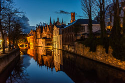 2022 Brugge bij het invallen van de avond